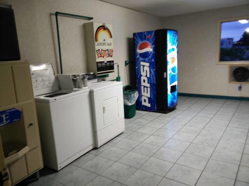 Magnuson Hotel East Syracuse Extérieur photo