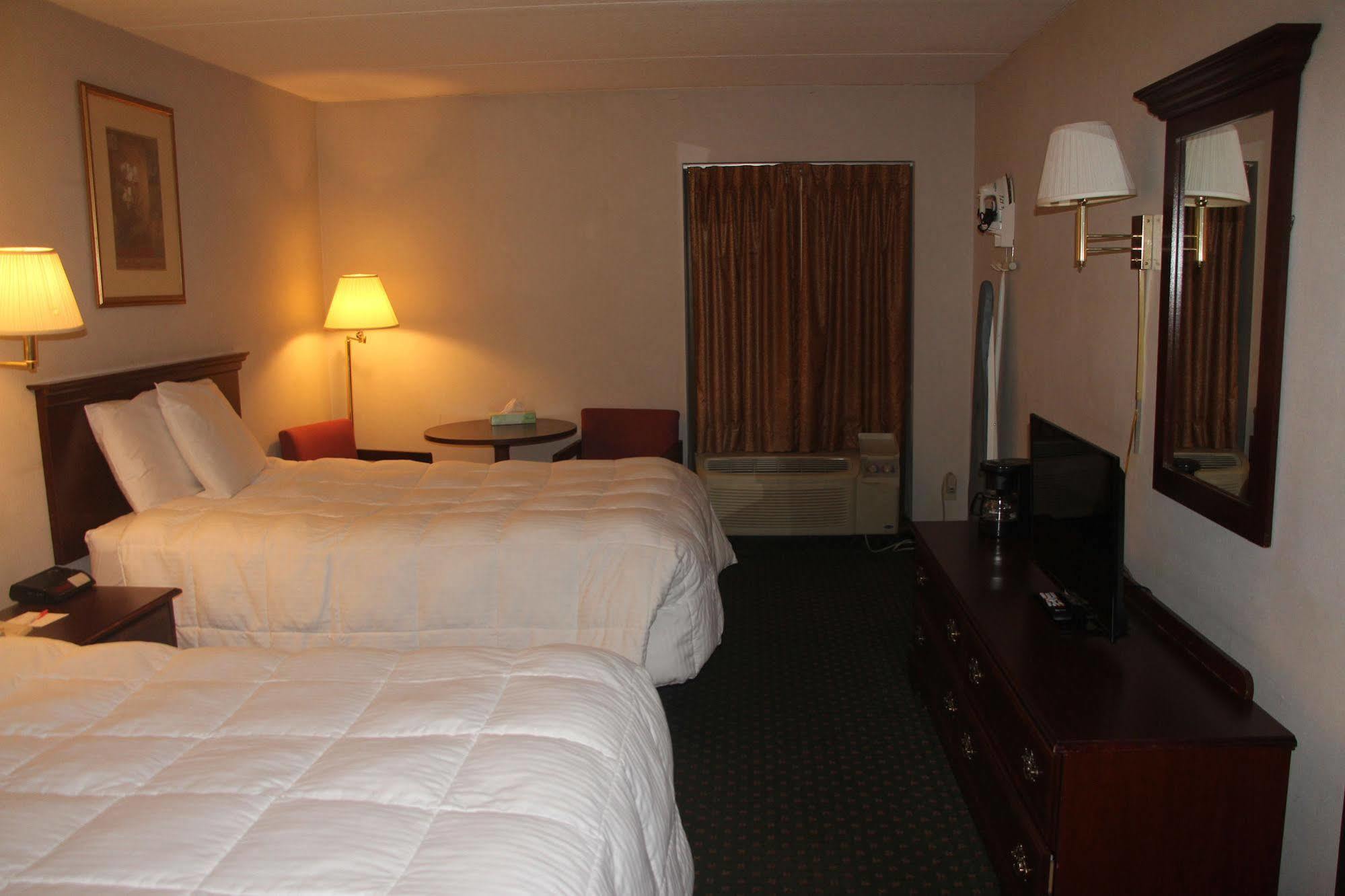 Magnuson Hotel East Syracuse Extérieur photo
