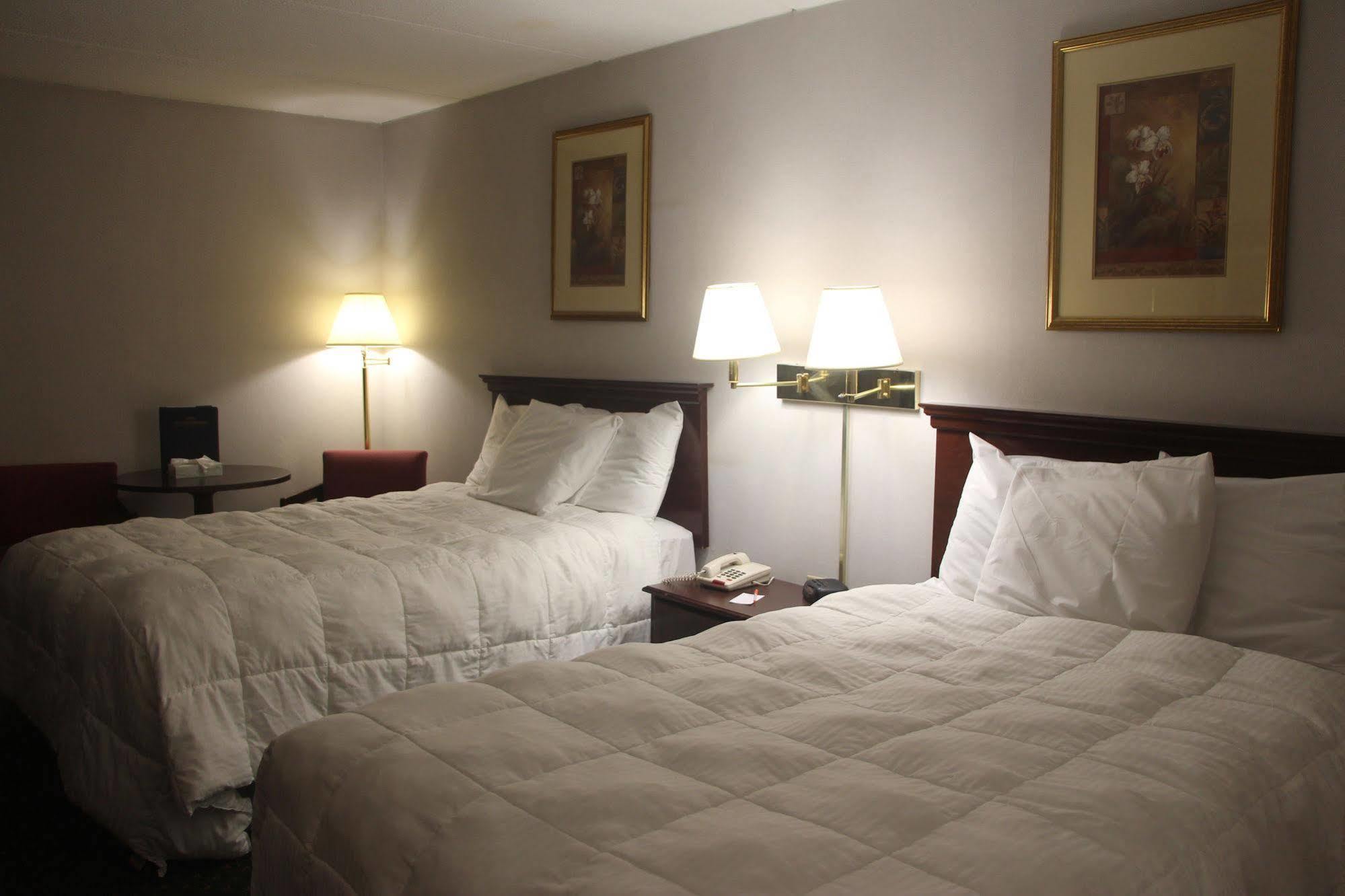 Magnuson Hotel East Syracuse Extérieur photo