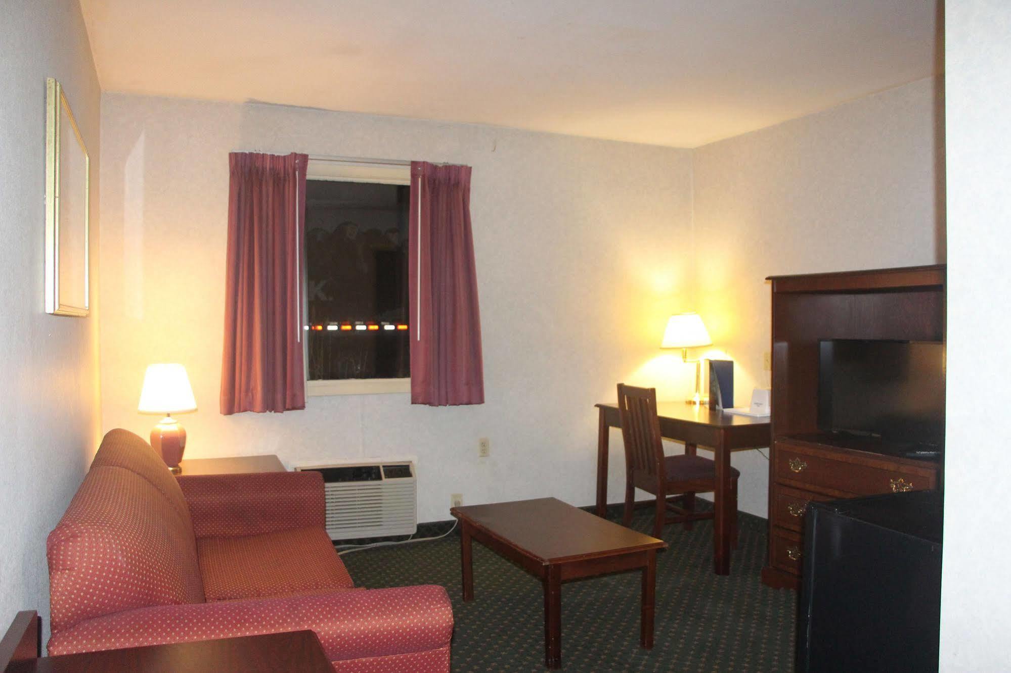 Magnuson Hotel East Syracuse Extérieur photo