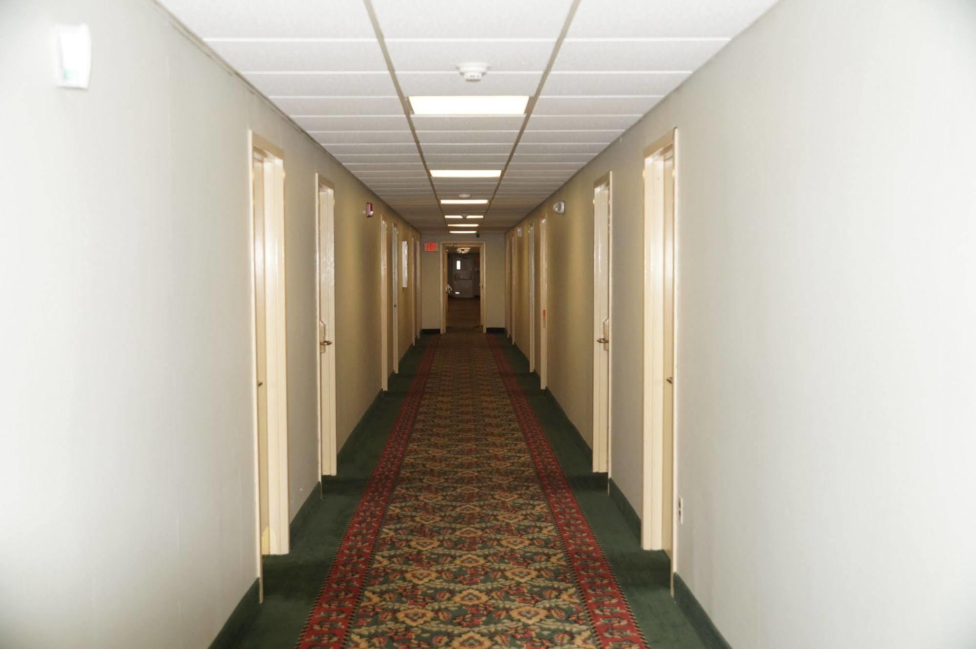 Magnuson Hotel East Syracuse Extérieur photo