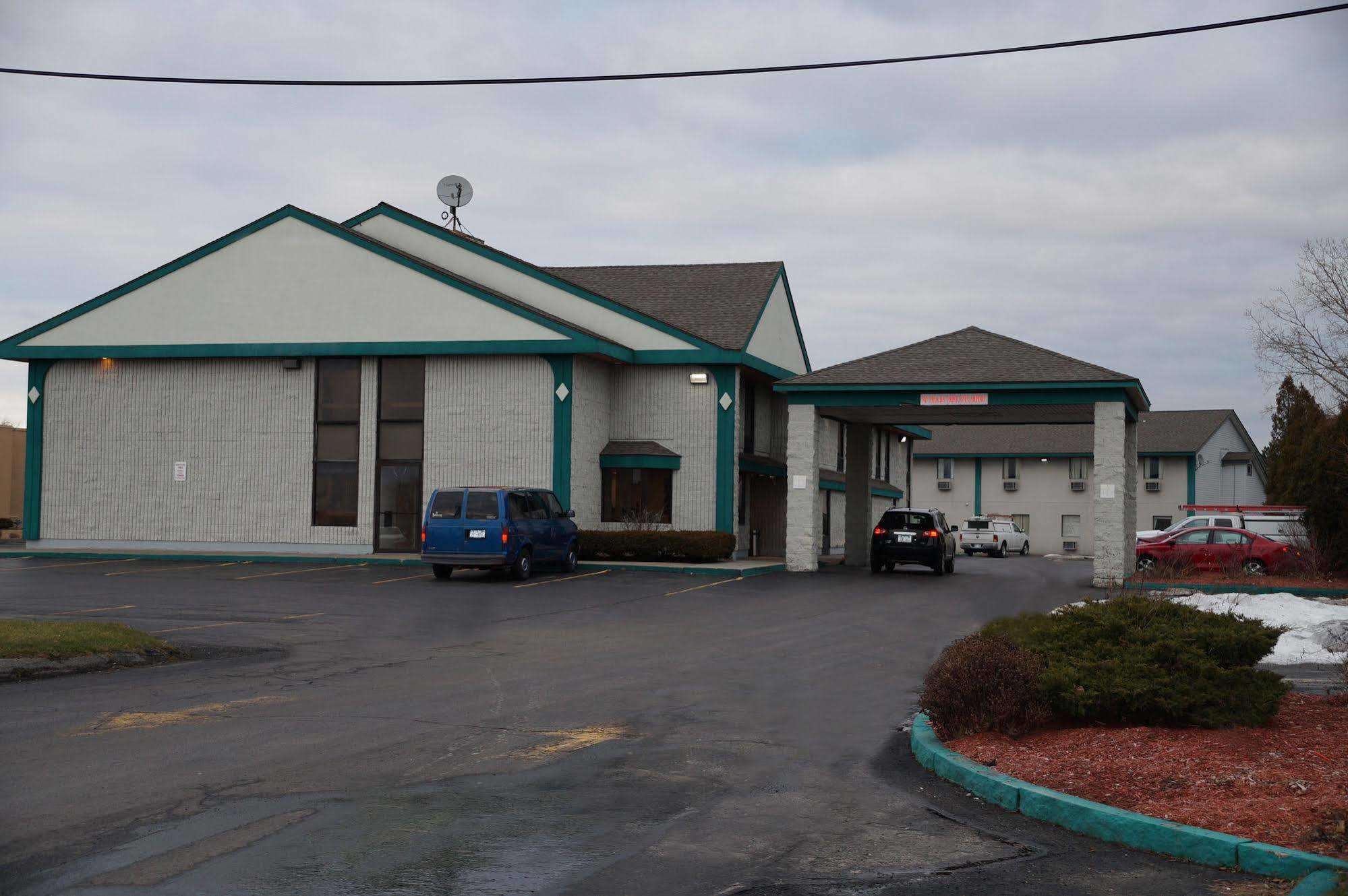 Magnuson Hotel East Syracuse Extérieur photo