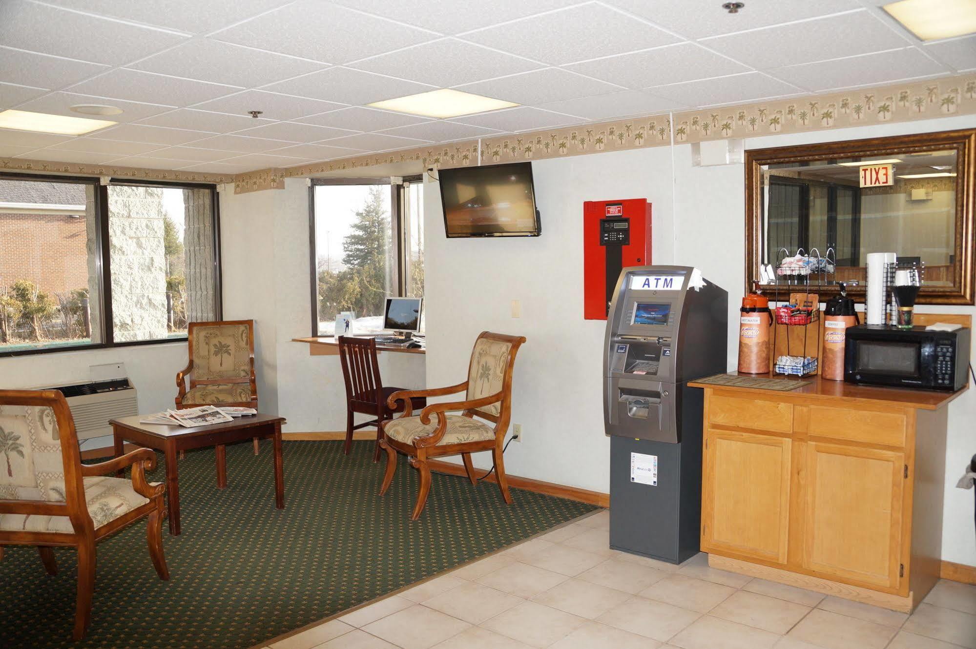 Magnuson Hotel East Syracuse Extérieur photo