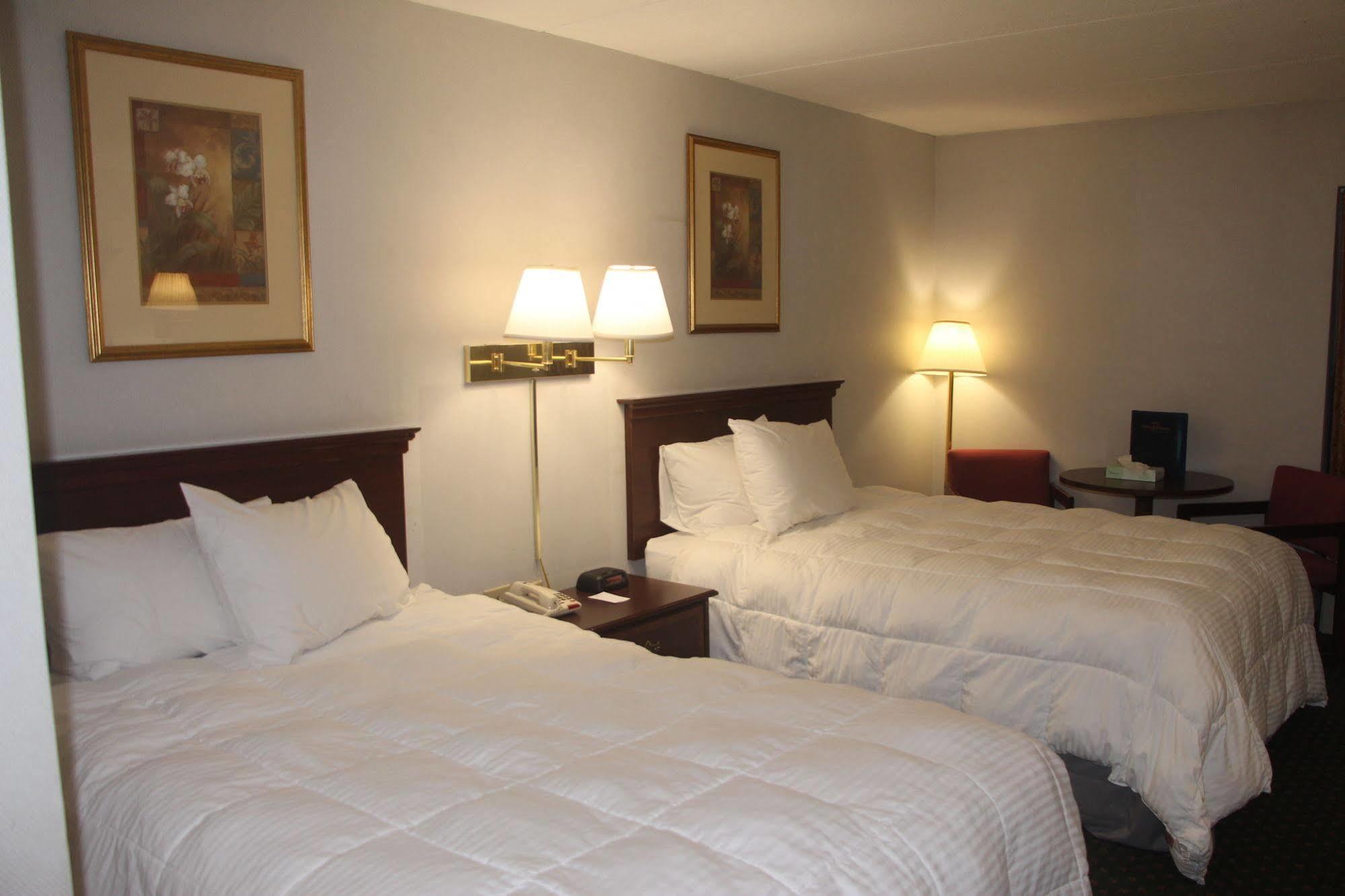 Magnuson Hotel East Syracuse Extérieur photo