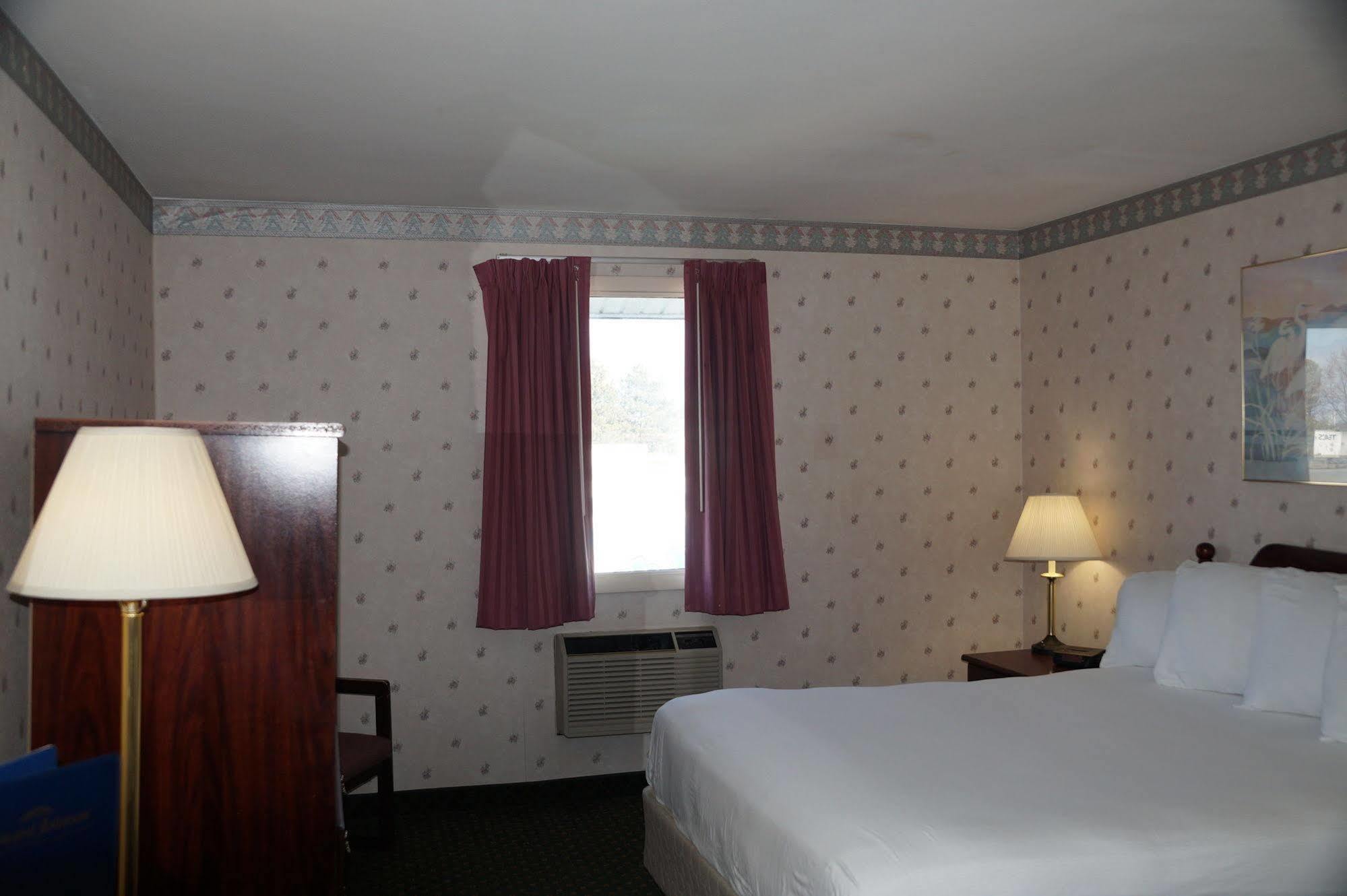 Magnuson Hotel East Syracuse Extérieur photo