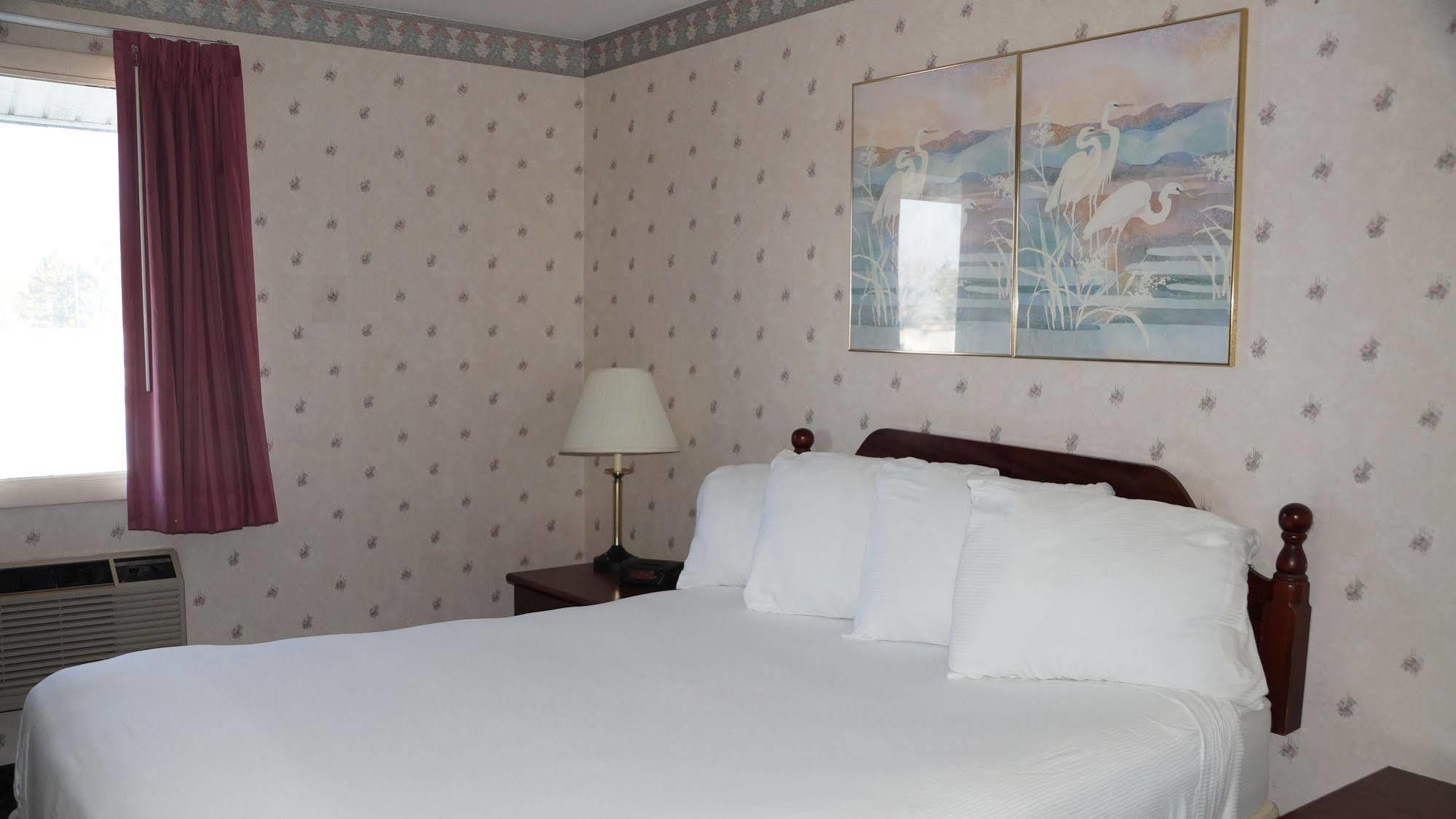 Magnuson Hotel East Syracuse Extérieur photo
